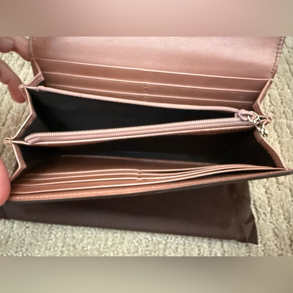 SOLD
Gucci Authentic Micro GG Gucciisma Candy Shine Wallet - Picture 10 of 16